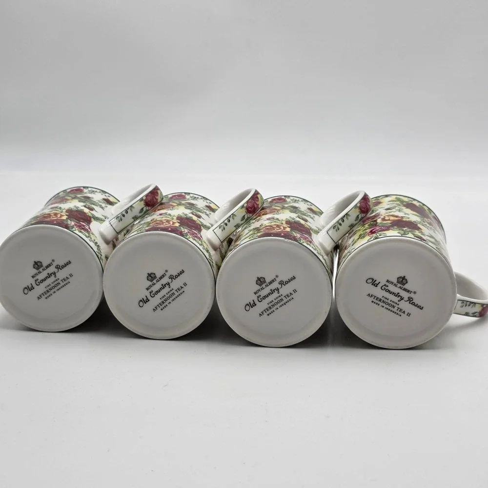 Royal‎ Albert Old Country Roses Fine China Afternoon Tea II Lot of 4